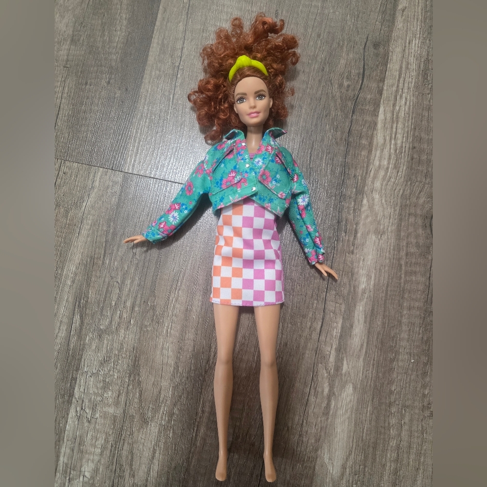 BARBIE FASHIONISTA EXTRA TALL R3D HAIR CURLY Floral Jacket Checkered Skirt Doll